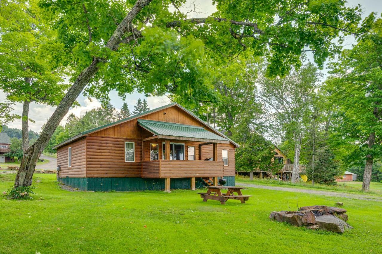 Rustic Cabin Retreat On Rangeley Lake! Exterior photo