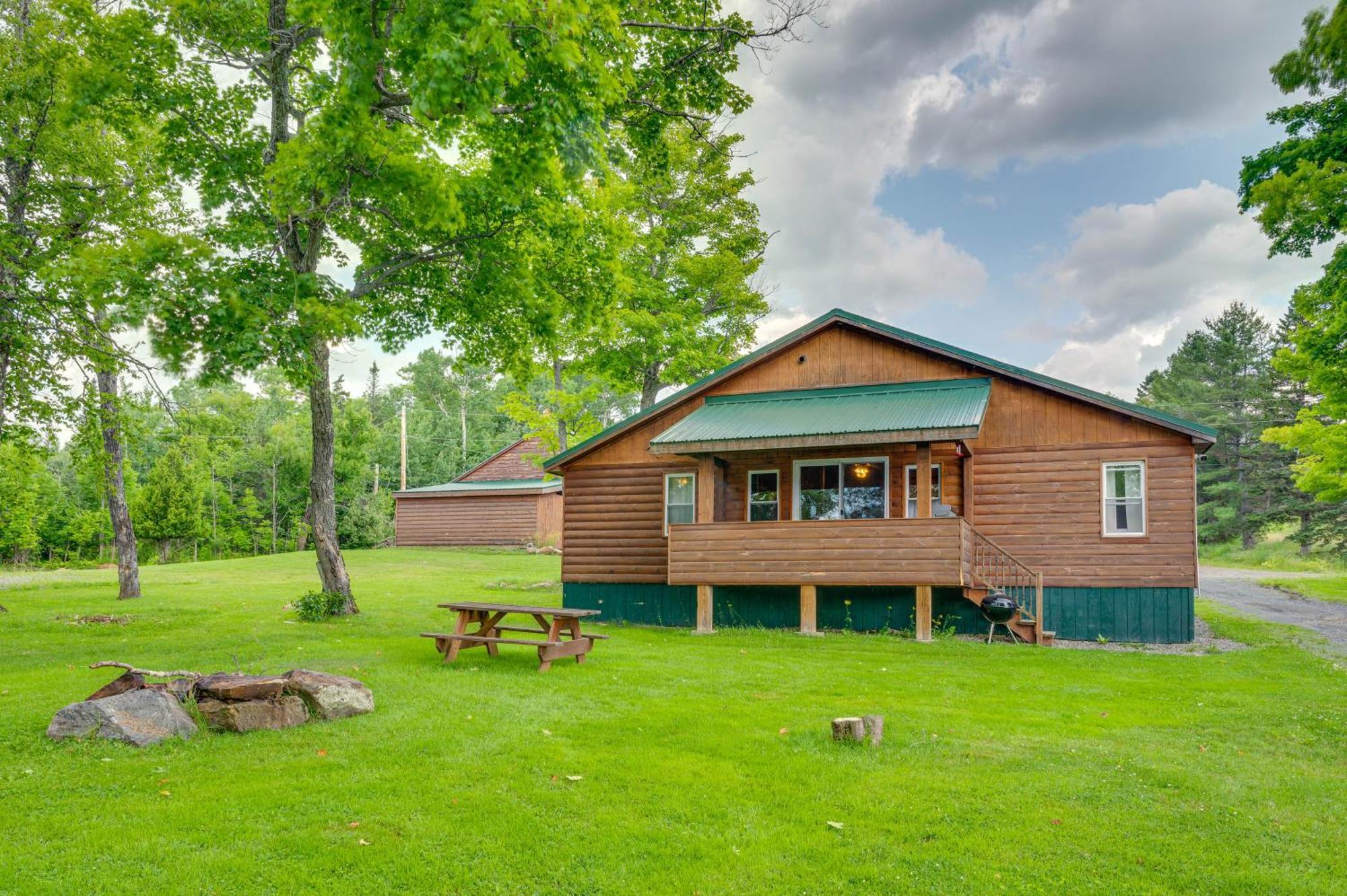 Rustic Cabin Retreat On Rangeley Lake! Exterior photo